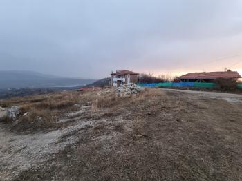 GÜVENAY - ÇORUM BARAJI ÜST TARAFI MANZARALI 1,270 M² SATILIK BAHÇE