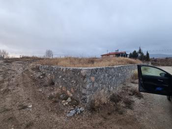 GÜVENAY - ÇORUM BARAJI ÜST TARAFI MANZARALI 1,270 M² SATILIK BAHÇE