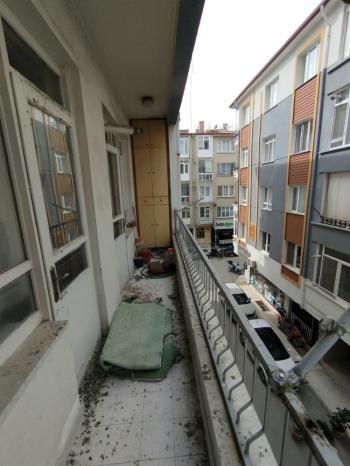 GÜVENAY - ÇORUM ALBAYRAK İLKOKULU YANINDA SATILIK 3+1 ARA KAT DAİRE