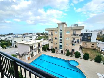 KKTC Girne Alsancak'ta Site İçerisinde Merit Hotel'lere Yakın Satılık 3+1 Daire