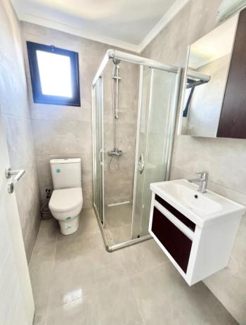 KKTC Girne Bölgesinde Muhteşem Lokasyonda Geniş Lüks 2+1 Daire