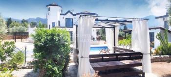 Girne Çatalköy'de Özel Havuzlu ve Peyzajlı Kiralık 4+1 Villa