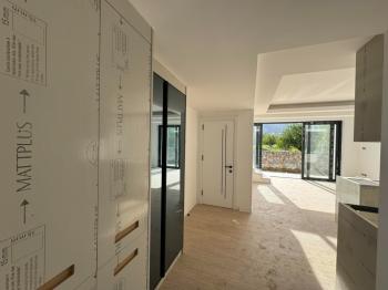 Kıbrıs Girne Karşıyaka da Satılık Denize Yürüme Mesafesinde Çok Özel Sitede 1+1 Dublex  Daireler