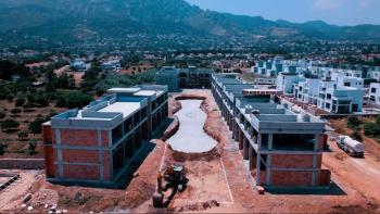 Kıbrıs Girne Karşıyaka da Satılık Denize Yürüme Mesafesinde Çok Özel Sitede 1+1 Dublex  Daireler