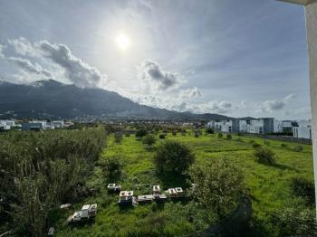 Kıbrıs Girne Karşıyaka da Satılık Denize Yürüme Mesafesinde  Taşınmaya Hazır Sitede Stüdyo Daireler
