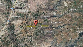 GÜVENAY - ÇORUM CEMİLBEY YOLU ALİKİ BAĞLARI YANINDA 9.515 M² TARLA