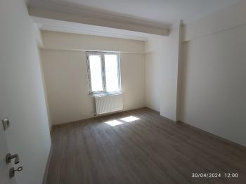 GÜVENAY - ÇORUM EKİN CADDESİ ÜZERİNDE SATILIK 3+1 DAİRE