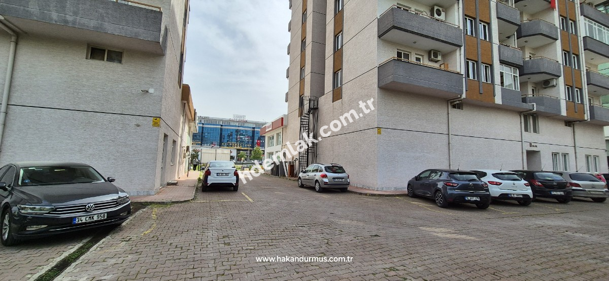 HAKAN DURMUŞ'dan İzmir Yolu Üzeri Bankalar Cad.Üzeri Atalay 7 Sitesinde 135 m2 Daire 