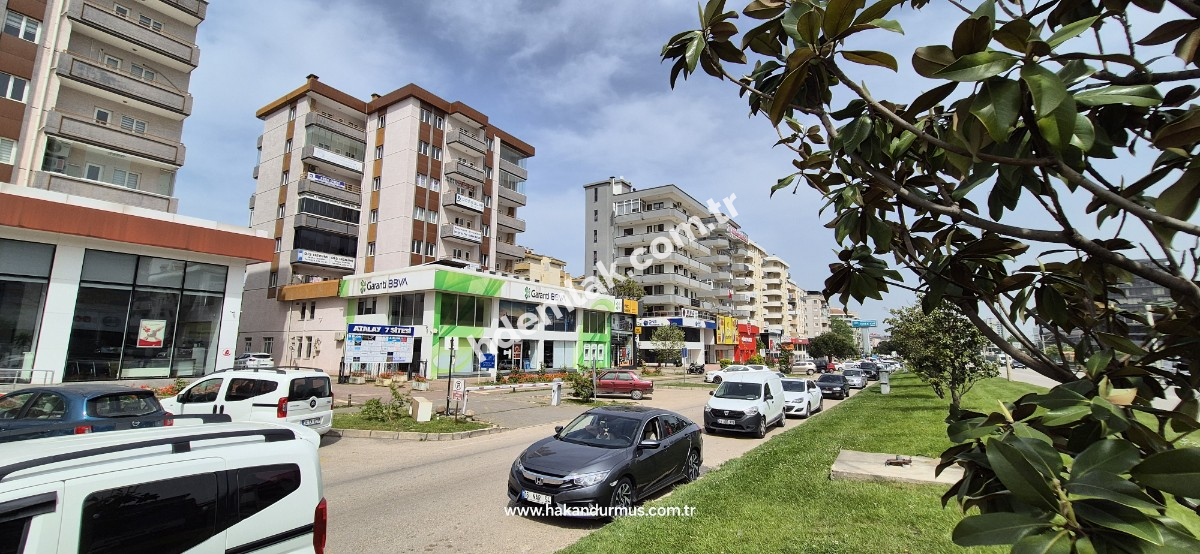 HAKAN DURMUŞ'dan İzmir Yolu Üzeri Bankalar Cad.Üzeri Atalay 7 Sitesinde 135 m2 Daire 