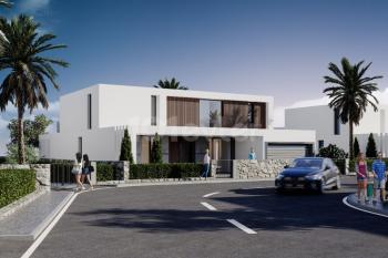 Kıbrıs Girne Çatalköy Bölgesinde Denize Sıfır 960 m2 Arsa İçerisinde 5+1 Süper Lüks Türk Tapulu Villa