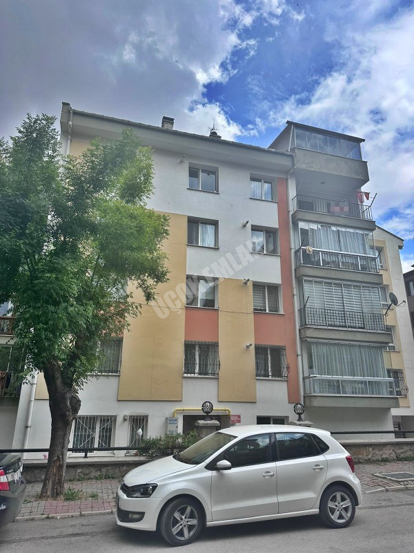 AFYON ÜÇOK EMLAKTAN ÖRNEKEVLER MAH DA SATILIK DUBLEKS DAİRE