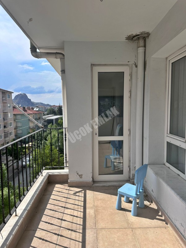AFYON ÜÇOK EMLAKTAN ÖRNEKEVLER MAH DA SATILIK DUBLEKS DAİRE