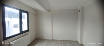 Antre Emlak'tan Satılık  Bahçelievler'de Bozyaka Hastanessi Yakını Doğalgazlı,Asansörlü 2+1 Köşe Sıfır Daire