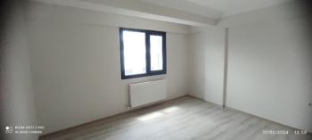 Antre Emlak'tan Satılık  Bahçelievler'de Bozyaka Hastanessi Yakını Doğalgazlı,Asansörlü 2+1 Köşe Sıfır Daire