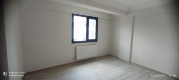 Antre Emlak'tan Satılık  Bahçelievler'de Bozyaka Hastanessi Yakını Doğalgazlı,Asansörlü 2+1 Köşe Sıfır Daire