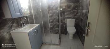 Antre Emlak'tan Satılık  Bahçelievler'de Bozyaka Hastanessi Yakını Doğalgazlı,Asansörlü 2+1 Köşe Sıfır Daire