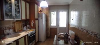 Antre Emlak'tan Satılık Bahçelievler'de Hastane Yanı  3+1,120 M2 Doğalgazlı Bakımlı Arakat Daire