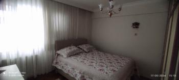 Antre Emlak'tan Satılık Bahçelievler'de Hastane Yanı  3+1,120 M2 Doğalgazlı Bakımlı Arakat Daire
