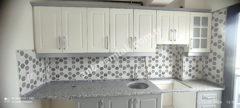 Antre Emlak'tan Satılık  Bahçelievler'de Bozyaka Hastanessi Yakını Doğalgazlı,Asansörlü 2+1 Köşe Sıfır Daire