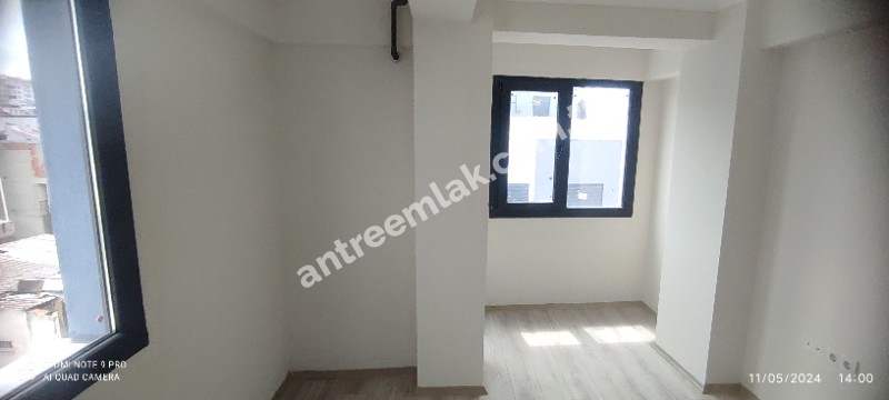 Antre Emlak'tan Satılık  Bahçelievler'de Bozyaka Hastanessi Yakını Doğalgazlı,Asansörlü 2+1 Köşe Sıfır Daire