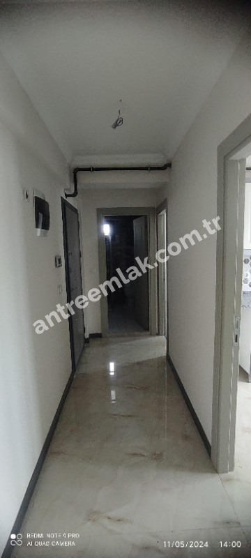 Antre Emlak'tan Satılık  Bahçelievler'de Bozyaka Hastanessi Yakını Doğalgazlı,Asansörlü 2+1 Köşe Sıfır Daire