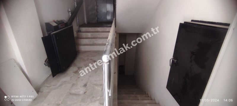 Antre Emlak'tan Satılık  Bahçelievler'de Bozyaka Hastanessi Yakını Doğalgazlı,Asansörlü 2+1 Köşe Sıfır Daire