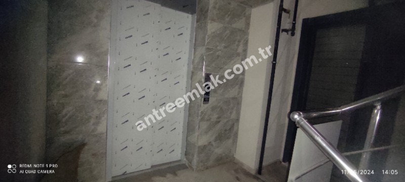 Antre Emlak'tan Satılık  Bahçelievler'de Bozyaka Hastanessi Yakını Doğalgazlı,Asansörlü 2+1 Köşe Sıfır Daire