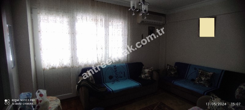 Antre Emlak'tan Satılık Bahçelievler'de Hastane Yanı  3+1,120 M2 Doğalgazlı Bakımlı Arakat Daire