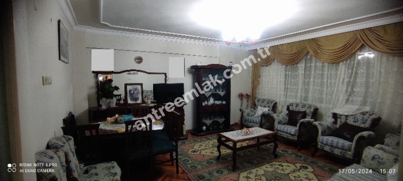 Antre Emlak'tan Satılık Bahçelievler'de Hastane Yanı  3+1,120 M2 Doğalgazlı Bakımlı Arakat Daire