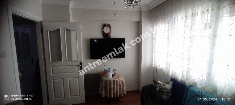 Antre Emlak'tan Satılık Bahçelievler'de Hastane Yanı  3+1,120 M2 Doğalgazlı Bakımlı Arakat Daire