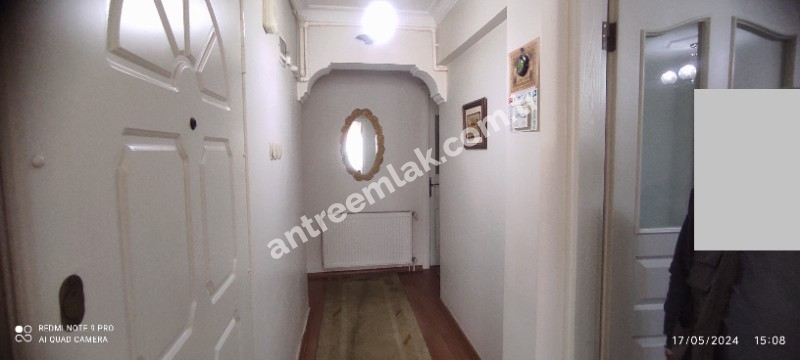 Antre Emlak'tan Satılık Bahçelievler'de Hastane Yanı  3+1,120 M2 Doğalgazlı Bakımlı Arakat Daire
