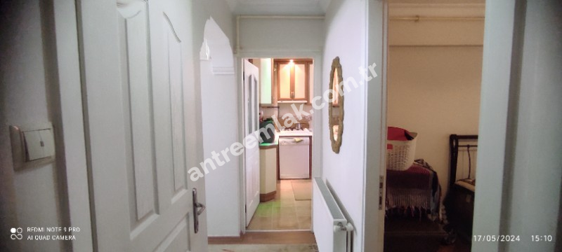 Antre Emlak'tan Satılık Bahçelievler'de Hastane Yanı  3+1,120 M2 Doğalgazlı Bakımlı Arakat Daire