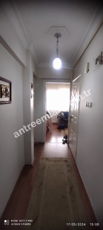 Antre Emlak'tan Satılık Bahçelievler'de Hastane Yanı  3+1,120 M2 Doğalgazlı Bakımlı Arakat Daire