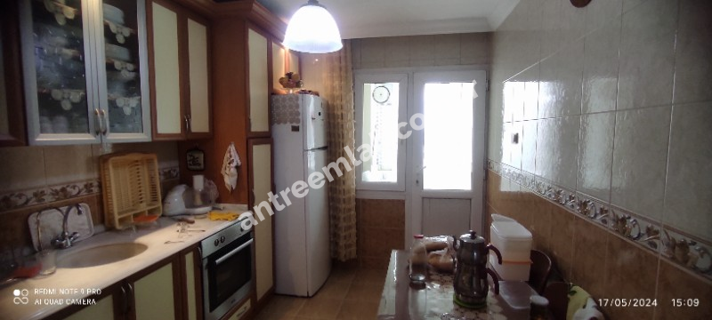 Antre Emlak'tan Satılık Bahçelievler'de Hastane Yanı  3+1,120 M2 Doğalgazlı Bakımlı Arakat Daire
