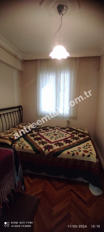 Antre Emlak'tan Satılık Bahçelievler'de Hastane Yanı  3+1,120 M2 Doğalgazlı Bakımlı Arakat Daire