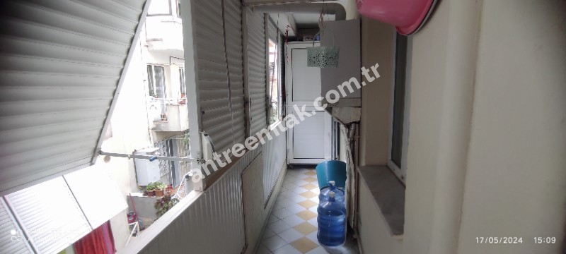 Antre Emlak'tan Satılık Bahçelievler'de Hastane Yanı  3+1,120 M2 Doğalgazlı Bakımlı Arakat Daire