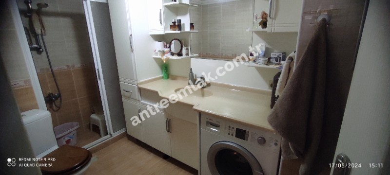 Antre Emlak'tan Satılık Bahçelievler'de Hastane Yanı  3+1,120 M2 Doğalgazlı Bakımlı Arakat Daire