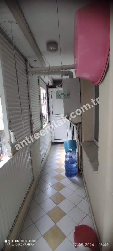 Antre Emlak'tan Satılık Bahçelievler'de Hastane Yanı  3+1,120 M2 Doğalgazlı Bakımlı Arakat Daire