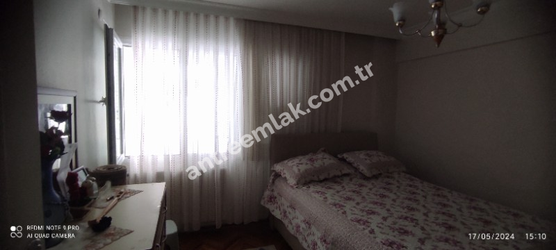 Antre Emlak'tan Satılık Bahçelievler'de Hastane Yanı  3+1,120 M2 Doğalgazlı Bakımlı Arakat Daire