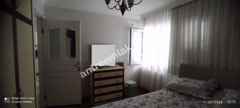 Antre Emlak'tan Satılık Bahçelievler'de Hastane Yanı  3+1,120 M2 Doğalgazlı Bakımlı Arakat Daire