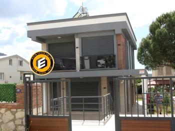 Didim  Akbükte  4+1 Müstakil Girişli Yüzme Havuzlu Satılık Villa            (EK :1032 )