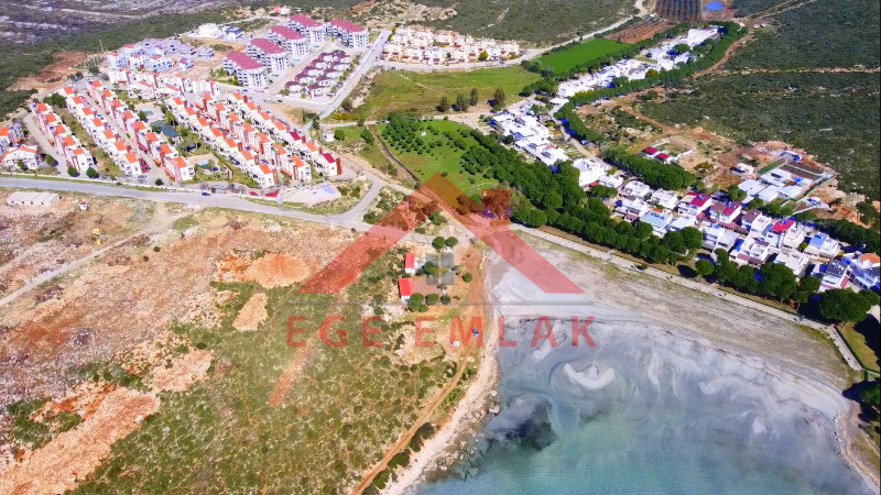 Denize Sıfır Sitede Satılık Villa