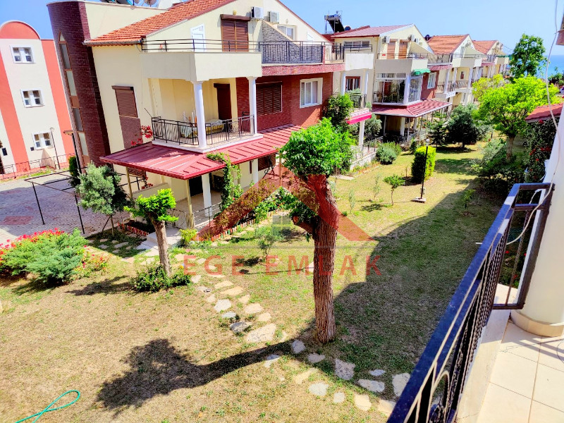 Denize Sıfır Sitede Satılık Villa