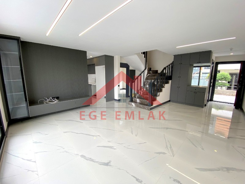 Didim Hisar Mahallesinde Satılık 4+1 Villa