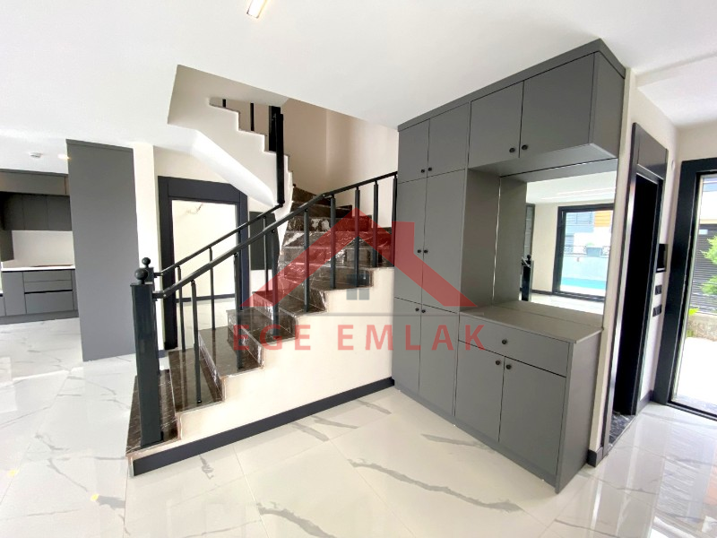 Didim Hisar Mahallesinde Satılık 4+1 Villa