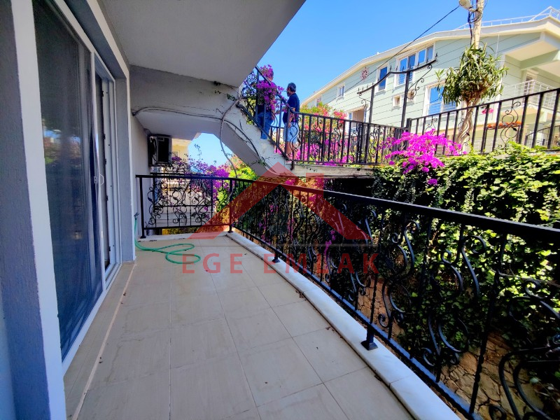 Denize Sıfır Sitede Kiralık 2+1