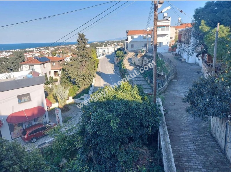 Girne Çatalköy'de deniz manzaralı satılık müstakil ev 