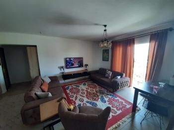 MAĞUSA MARAŞ BÖLGESİNDE OTOPARK ALANLI SATILIK 2+1 DAİRE