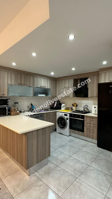 MAĞUSA GÜVERCİNLİKTE ORTAK HAVUZLU SİTEDE SATILIK 3+1 DAİRE