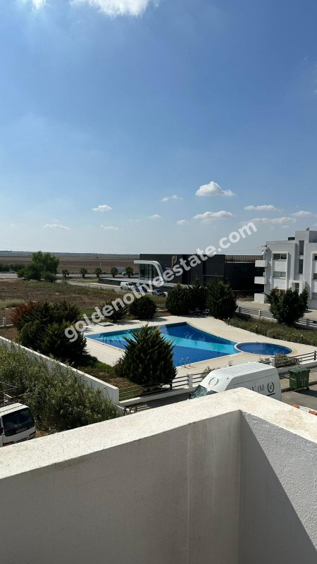 MAĞUSA GÜVERCİNLİKTE ORTAK HAVUZLU SİTEDE SATILIK 3+1 DAİRE